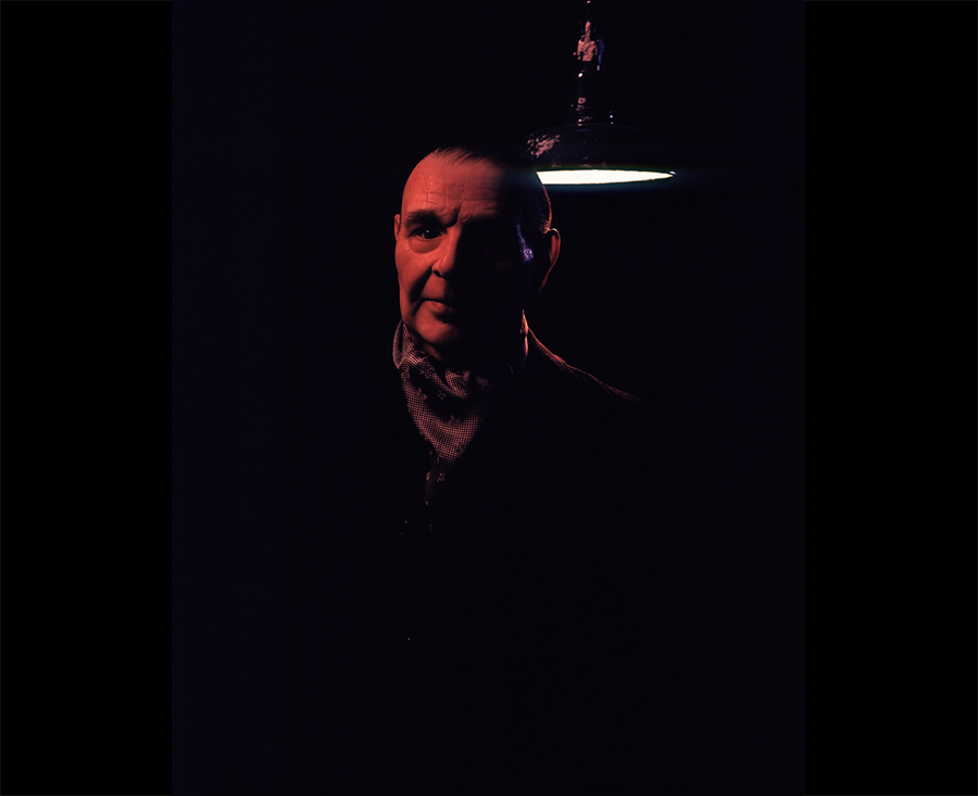 VATERBILDER | FATHERPICTURES - Part II - Der Vertrag / The contract- 2004 ©  Burkhard Philipp von Harder