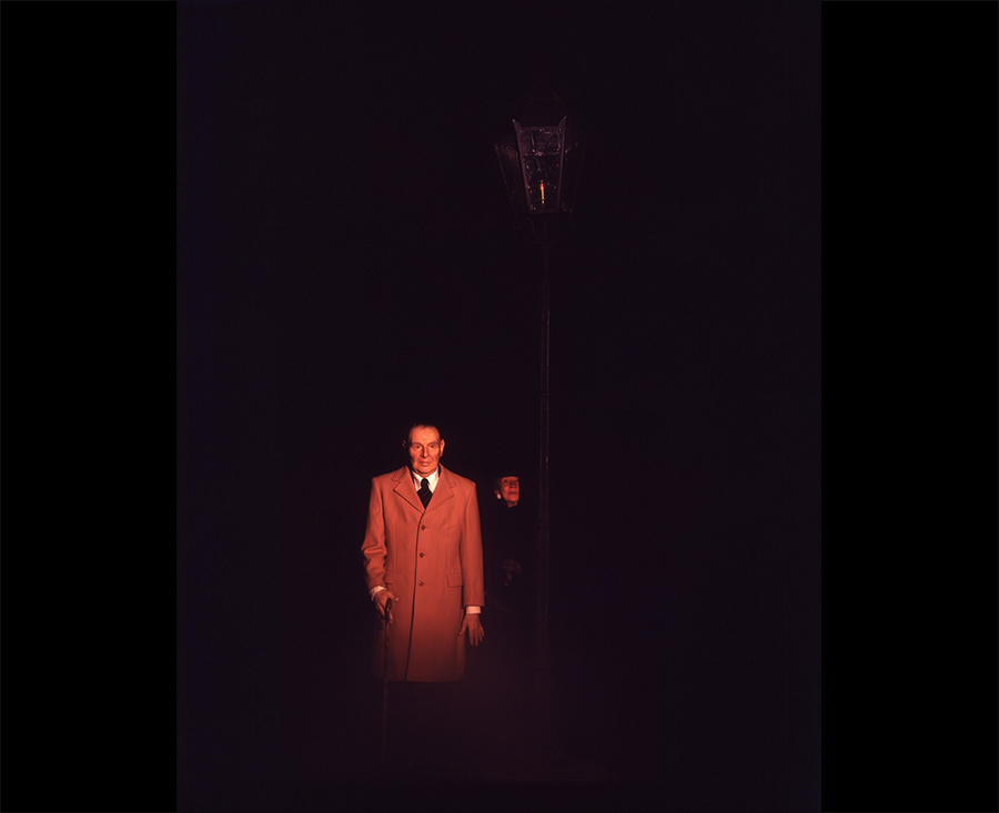 VATERBILDER | FATHERPICTURES - Part II - Der Vertrag / The contract- 2004 ©  Burkhard Philipp von Harder